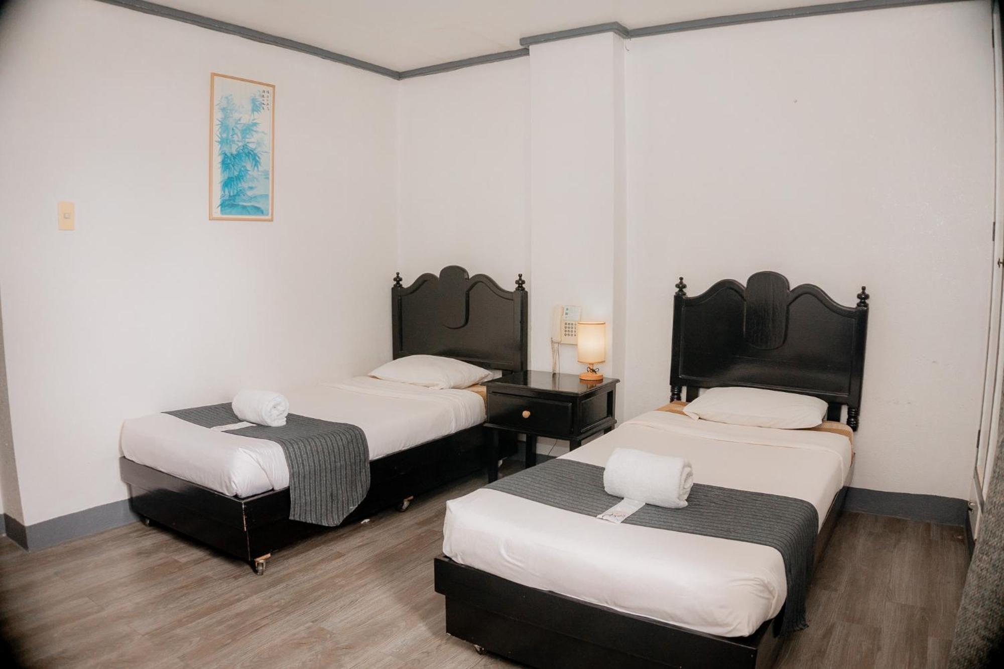 Mount Crest Hotel Baguio City Esterno foto